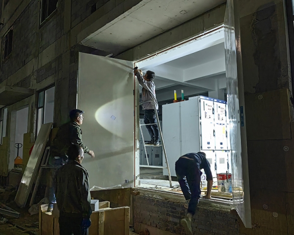 太重瀟河產(chǎn)業(yè)園防火門、工業(yè)門施工中